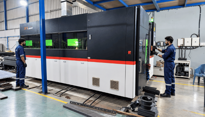 Fibre laser machine and operators